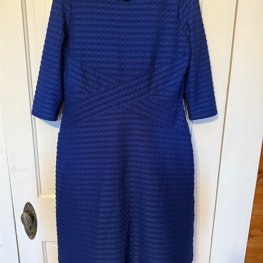 Chic Slim-Fit 3/4 Sleeve Royal Blue Textured Dress